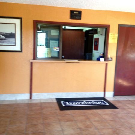Travelodge By Wyndham Маскигон Экстерьер фото