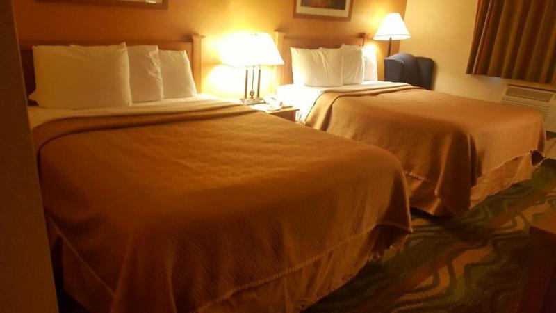 Travelodge By Wyndham Маскигон Экстерьер фото